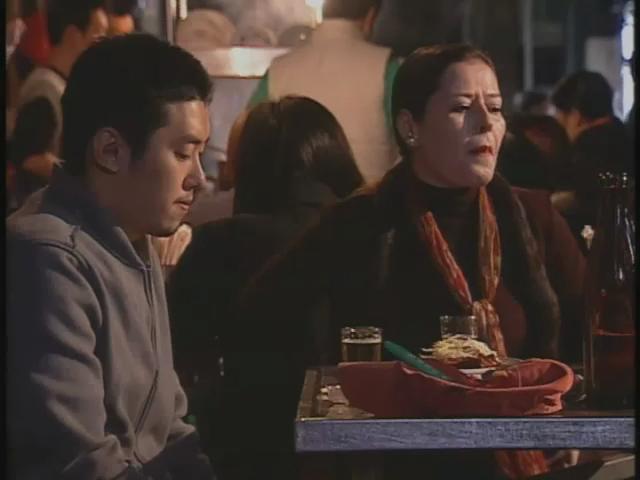 在街上行走